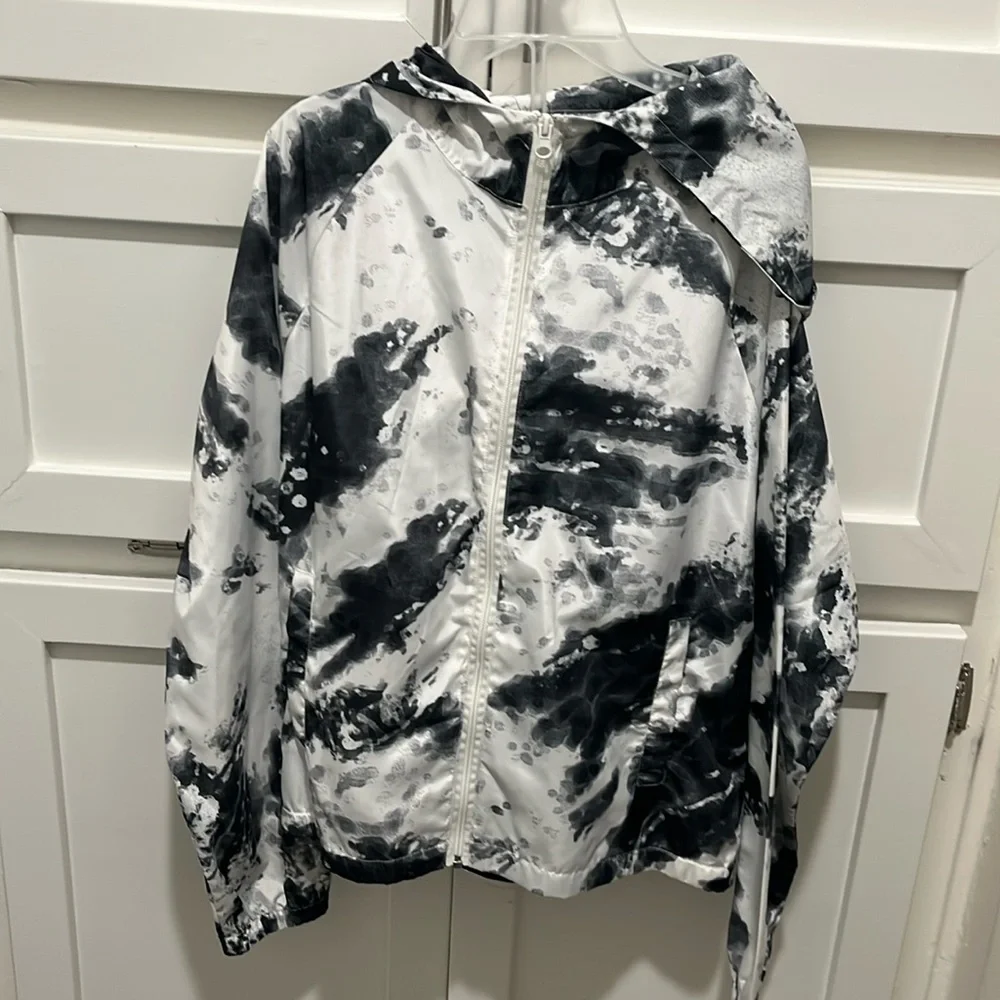 Black and White Tie-Dye Jacket matching shorts!